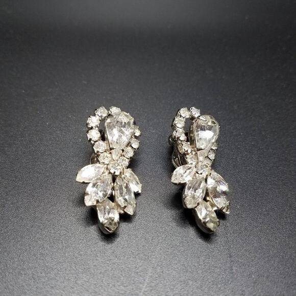 Vintage Clear Rhinestone Clip Earrings, Wedding Formal, Rhodium Plate, 1 1/2 In. - Picture 3 of 8